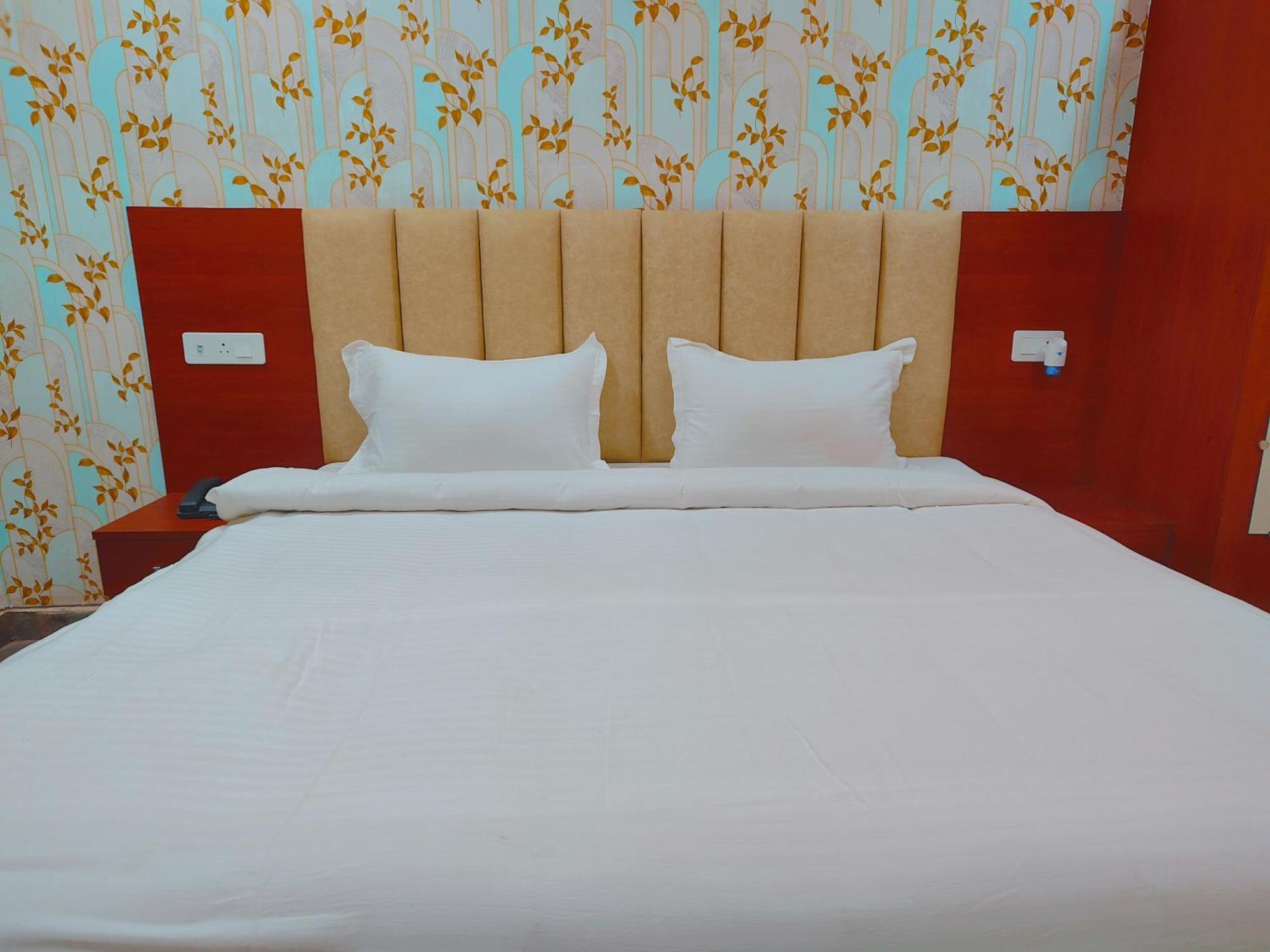 Awadh Samrat Resort Ayodhya Eksteriør bilde