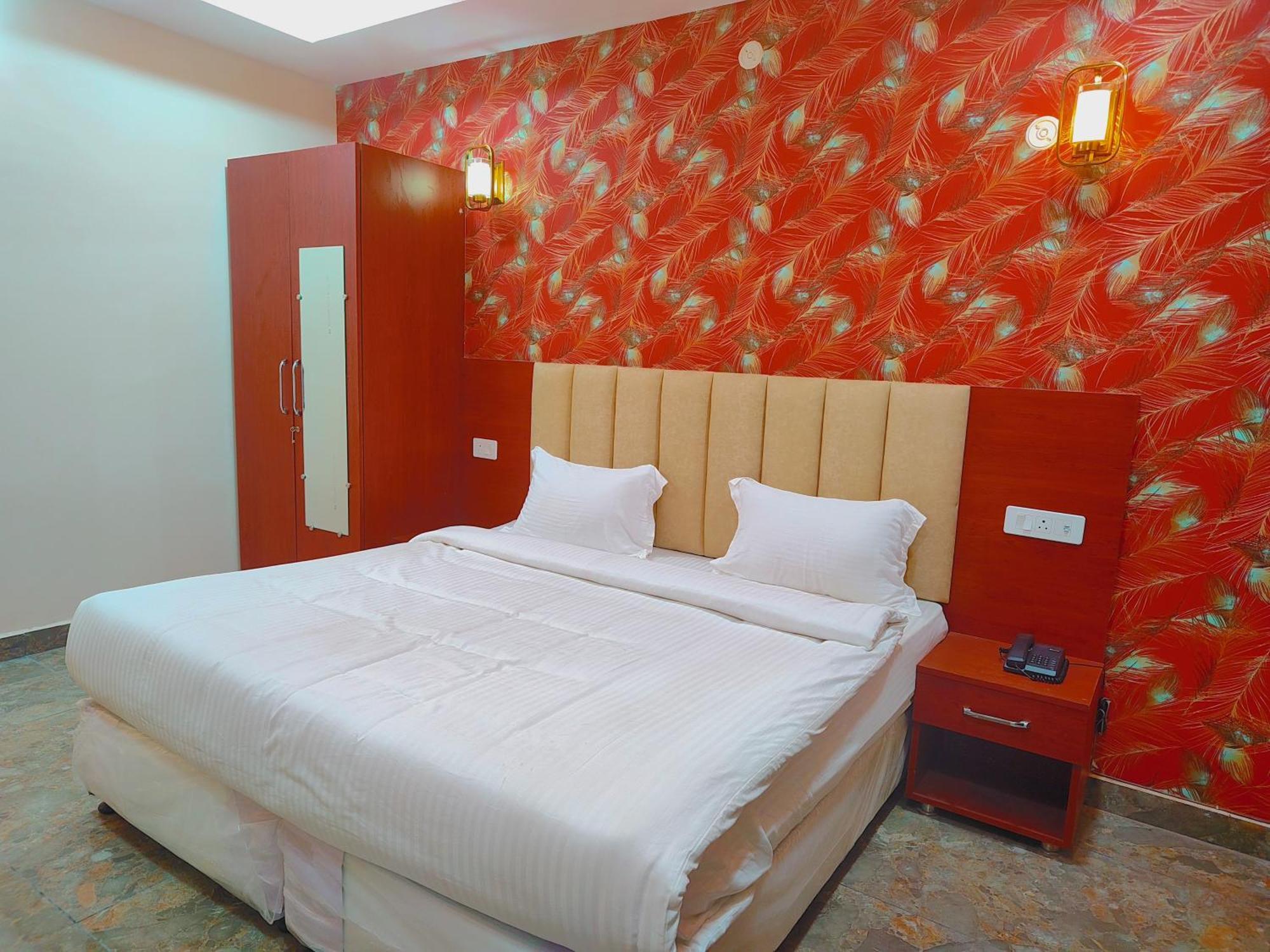 Awadh Samrat Resort Ayodhya Eksteriør bilde