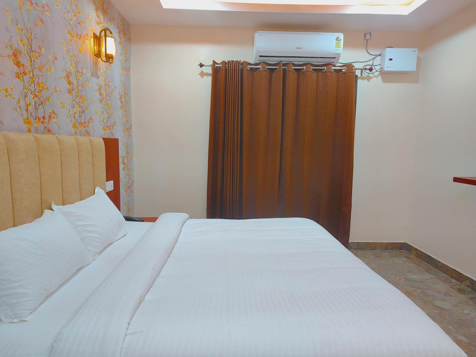 Awadh Samrat Resort Ayodhya Eksteriør bilde