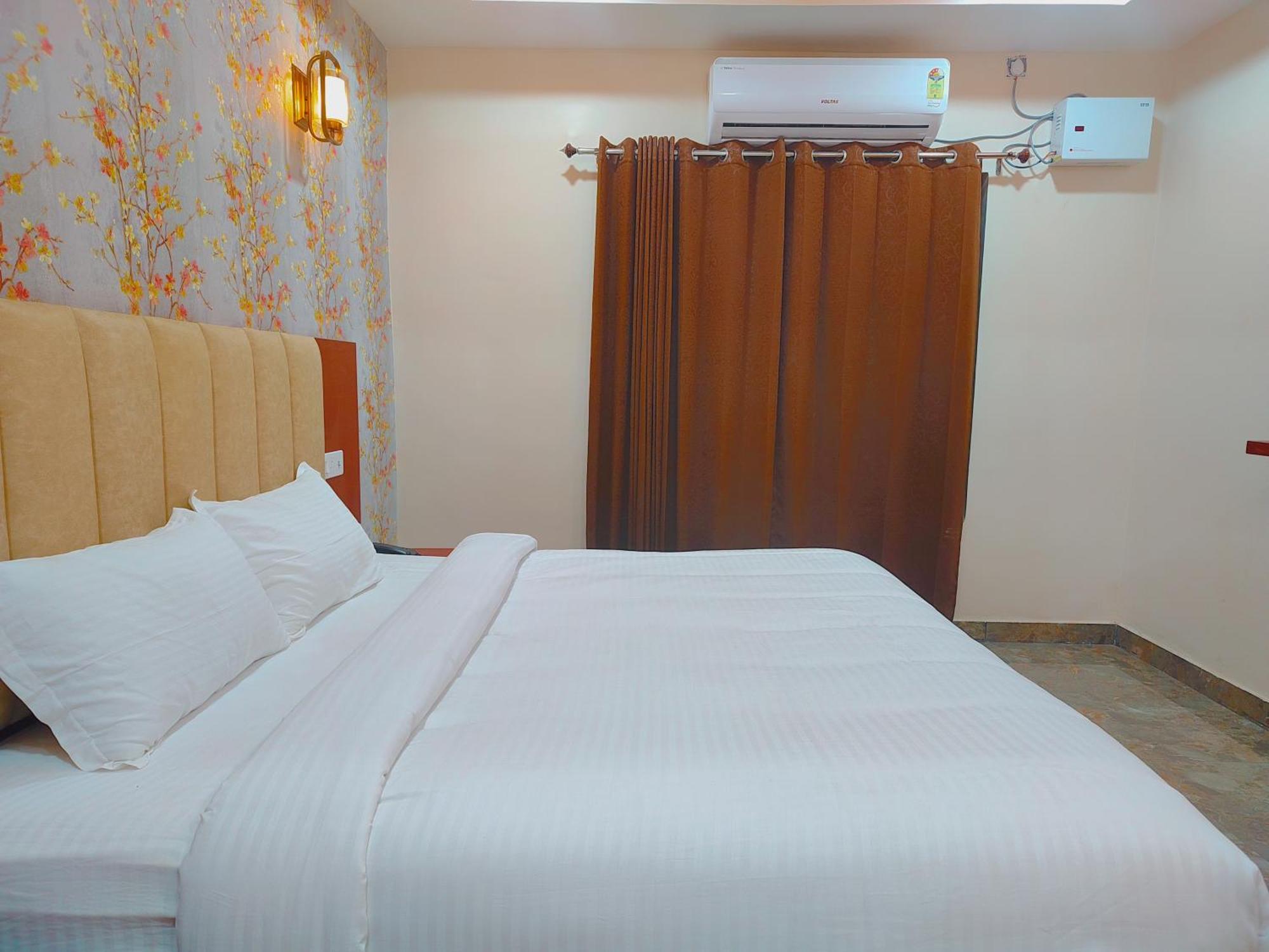 Awadh Samrat Resort Ayodhya Eksteriør bilde