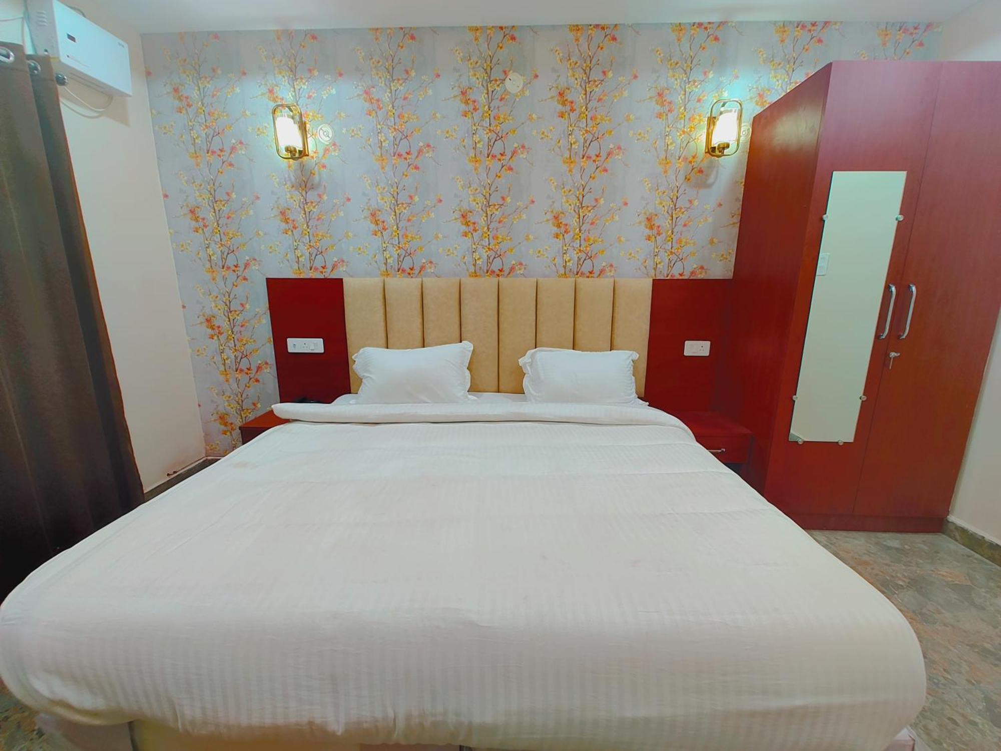 Awadh Samrat Resort Ayodhya Eksteriør bilde