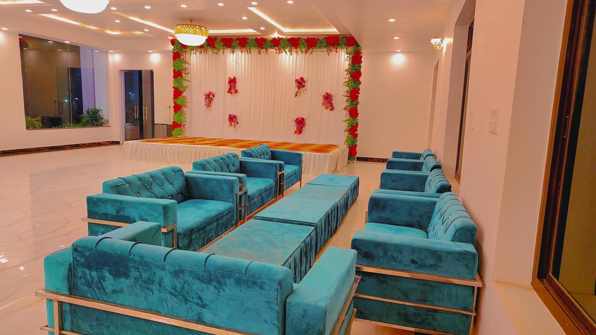 Awadh Samrat Resort Ayodhya Eksteriør bilde