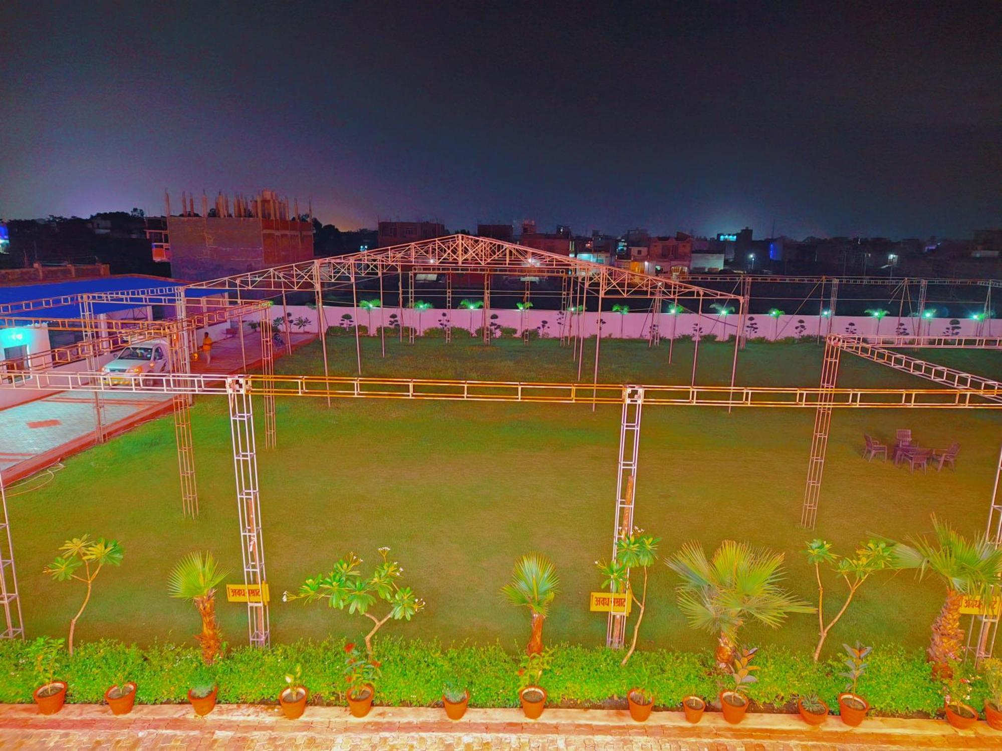 Awadh Samrat Resort Ayodhya Eksteriør bilde