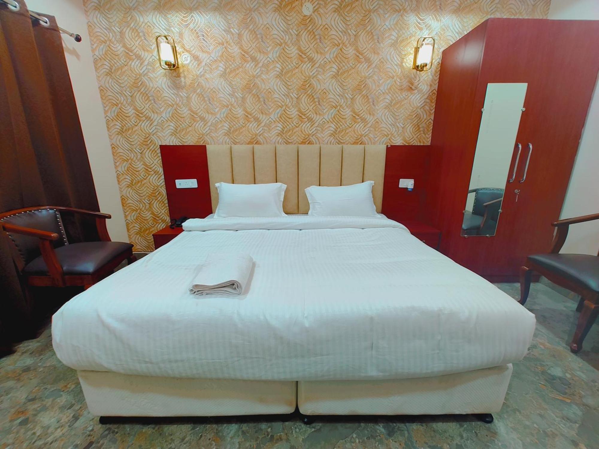 Awadh Samrat Resort Ayodhya Eksteriør bilde