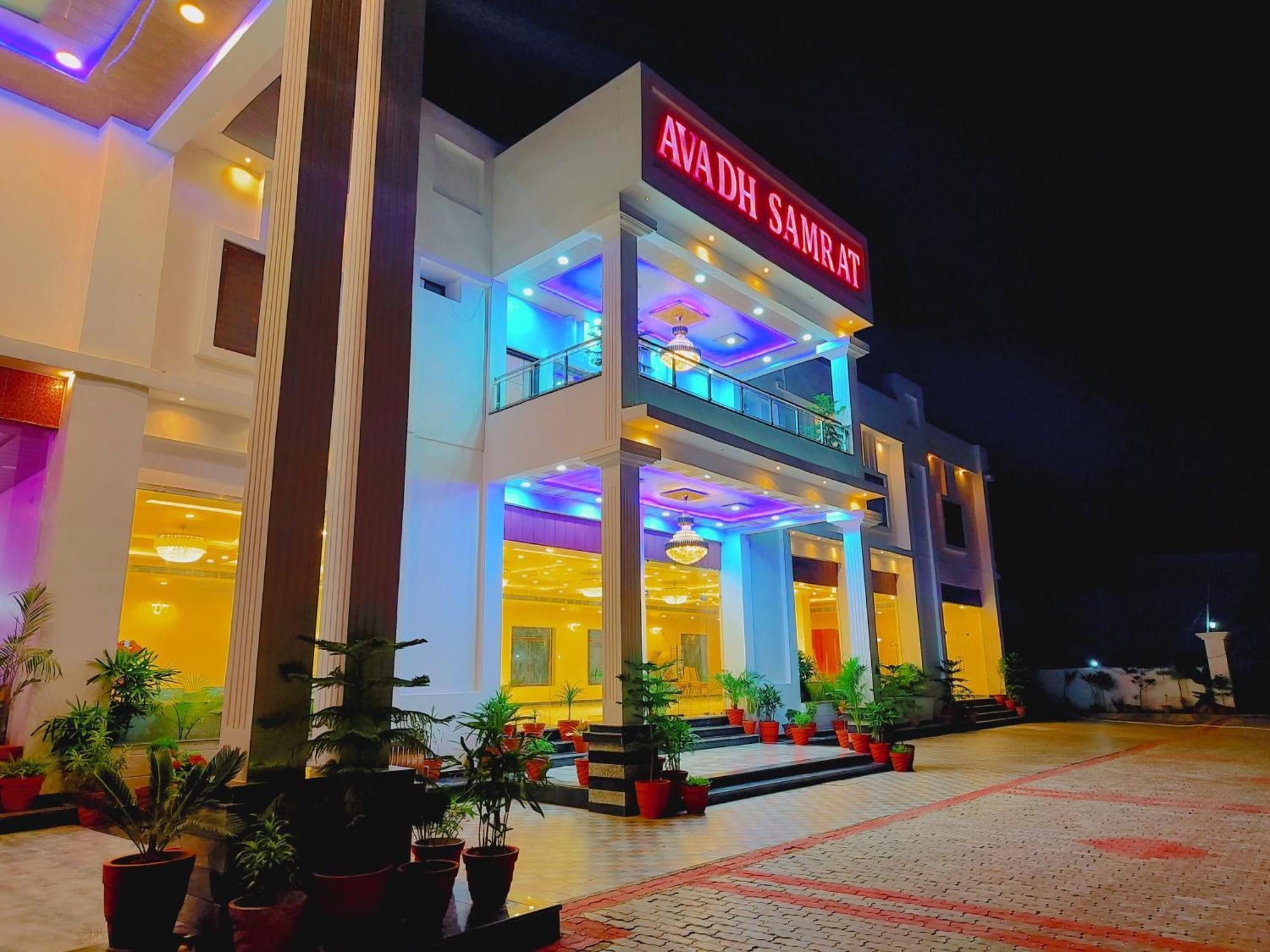 Awadh Samrat Resort Ayodhya Eksteriør bilde