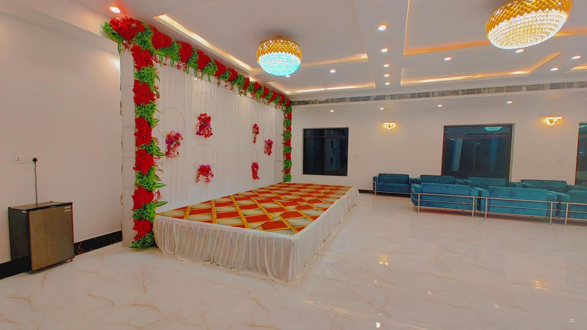 Awadh Samrat Resort Ayodhya Eksteriør bilde