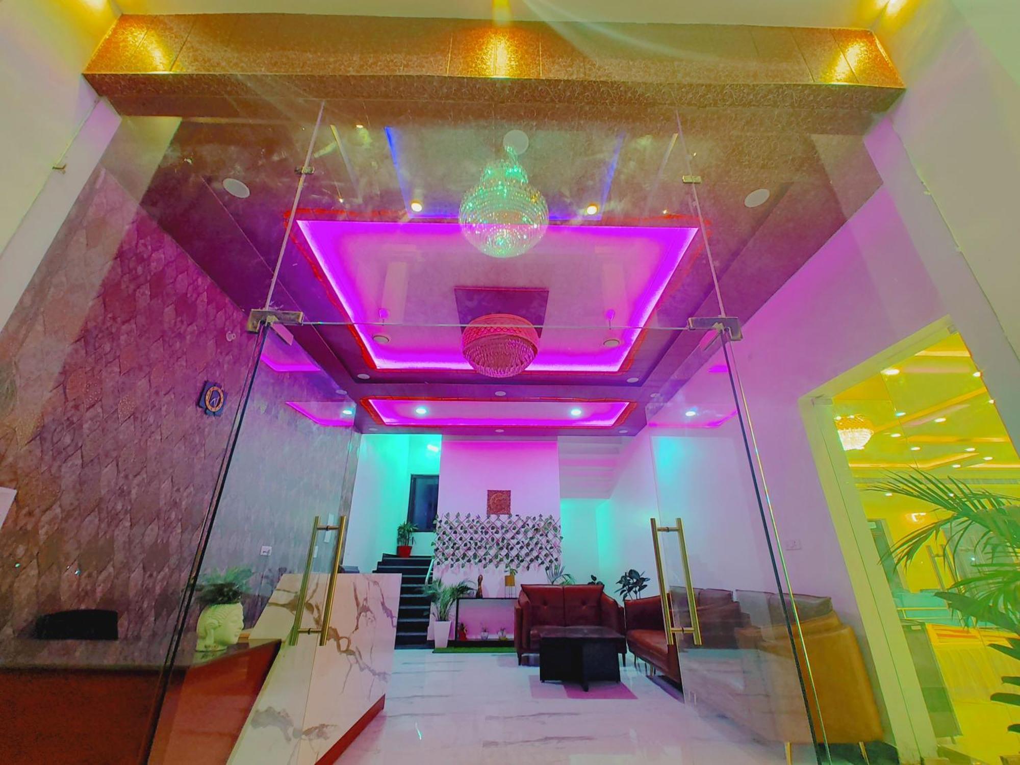 Awadh Samrat Resort Ayodhya Eksteriør bilde