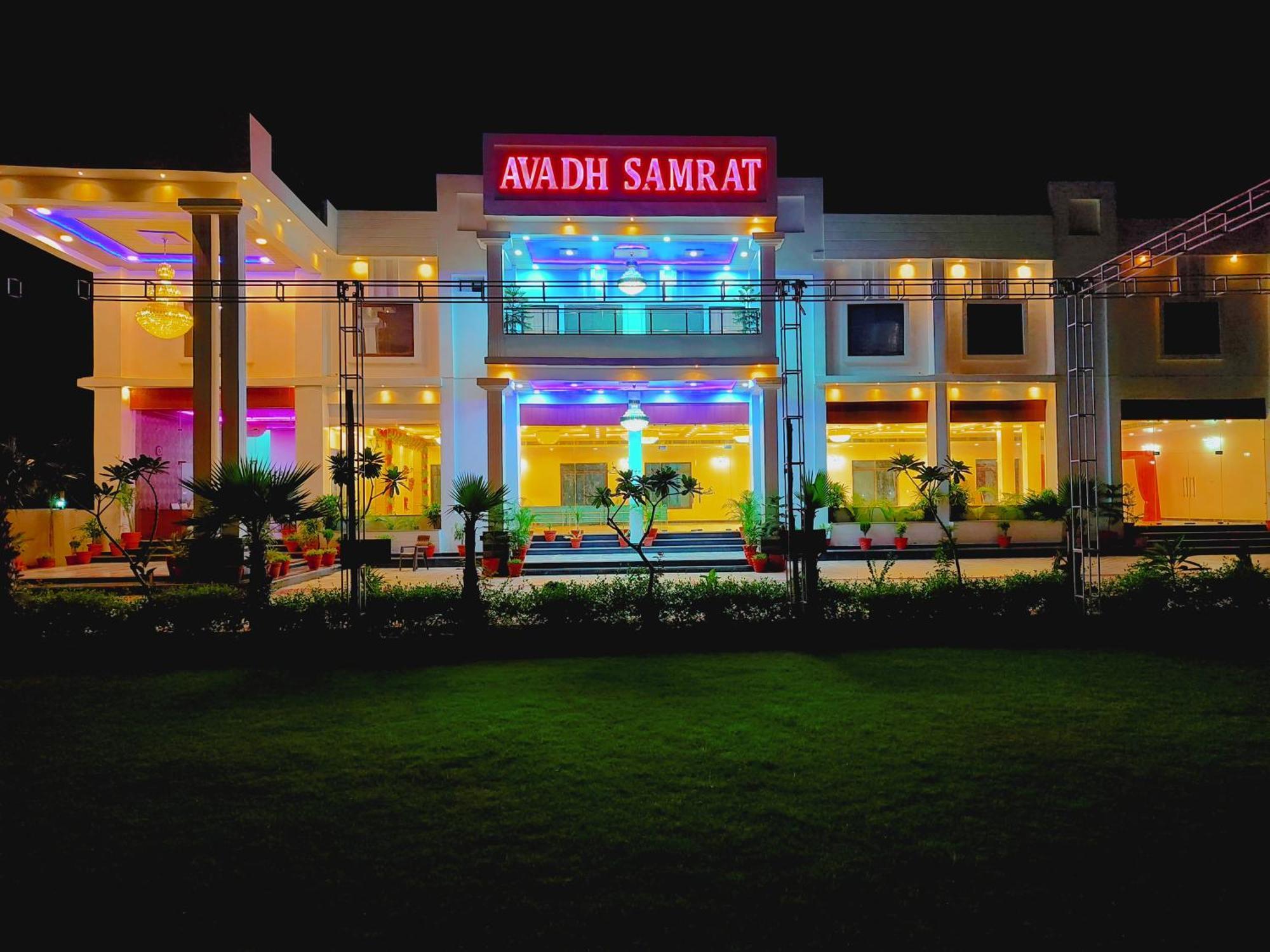 Awadh Samrat Resort Ayodhya Eksteriør bilde