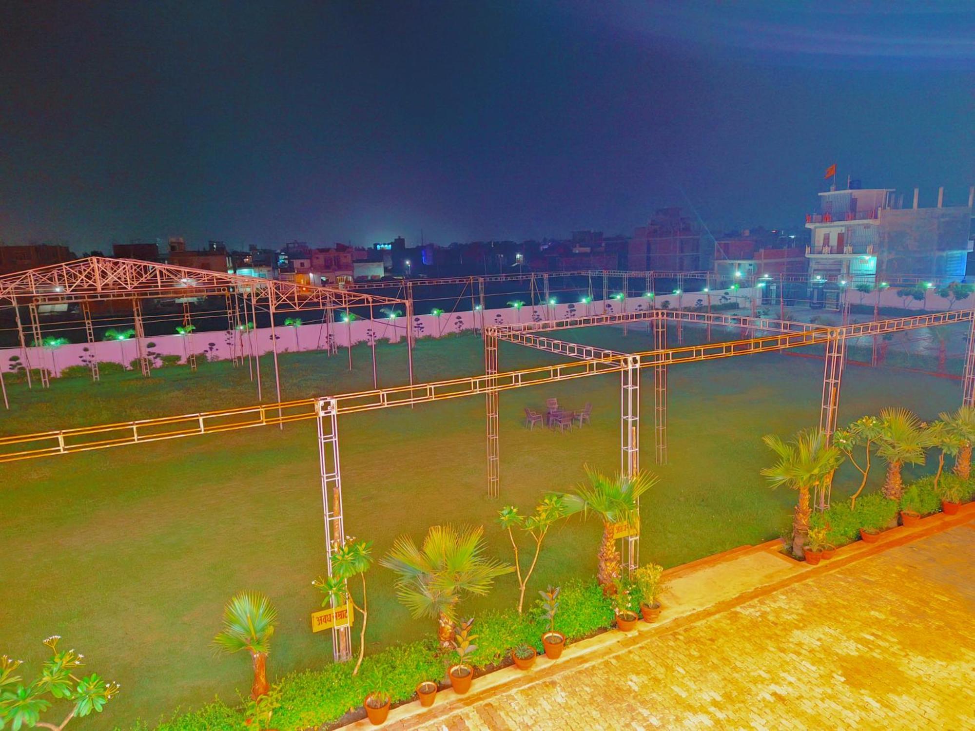 Awadh Samrat Resort Ayodhya Eksteriør bilde