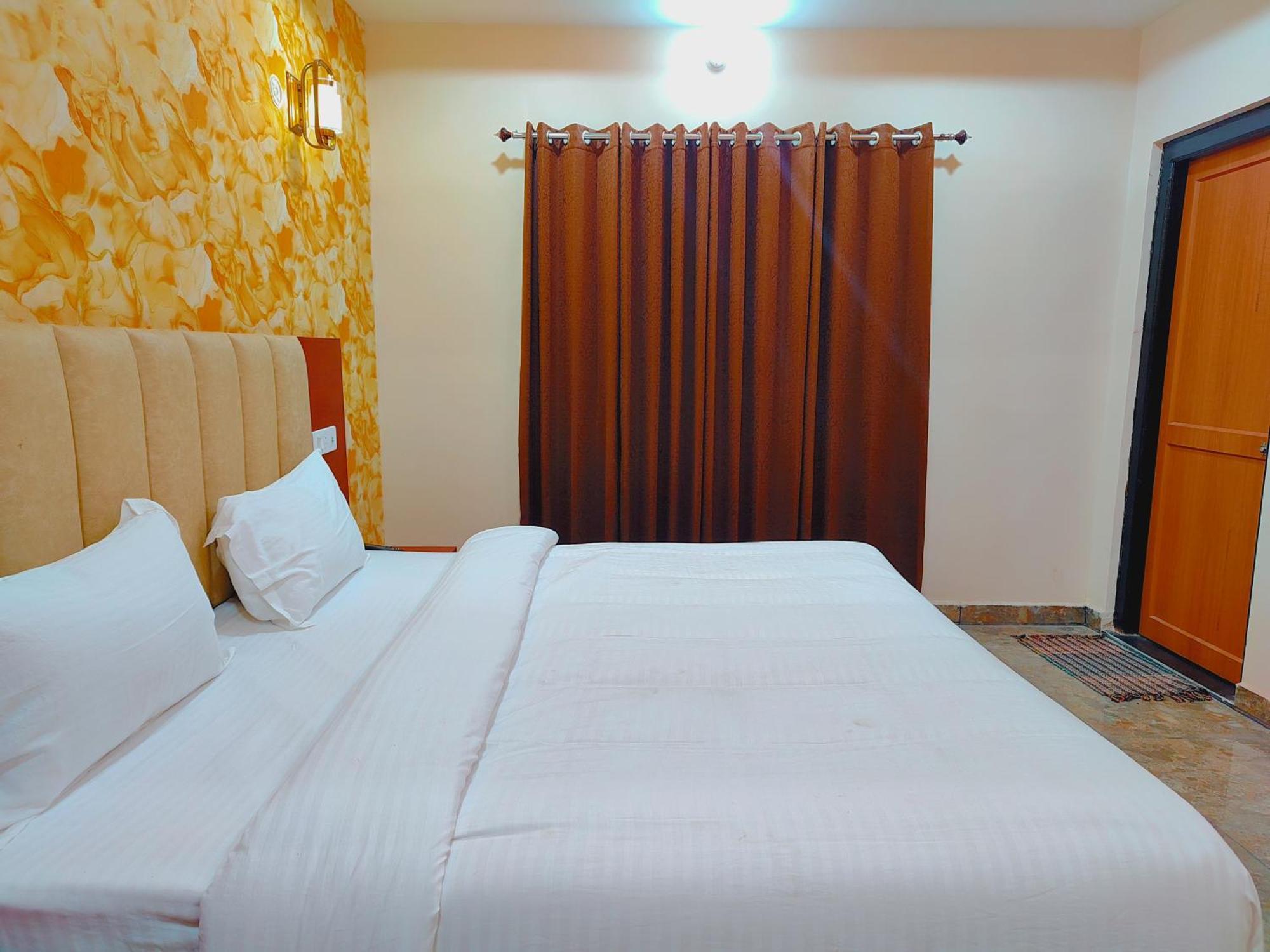 Awadh Samrat Resort Ayodhya Eksteriør bilde
