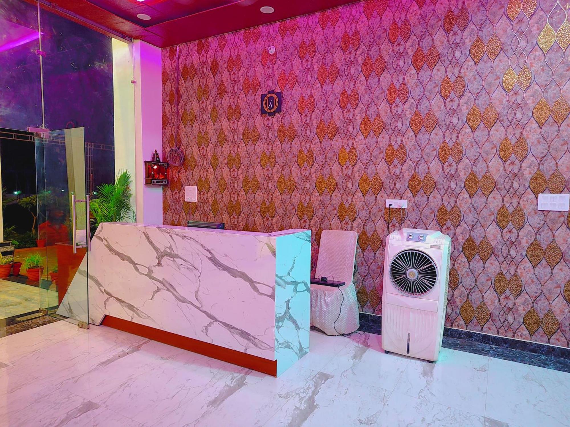 Awadh Samrat Resort Ayodhya Eksteriør bilde